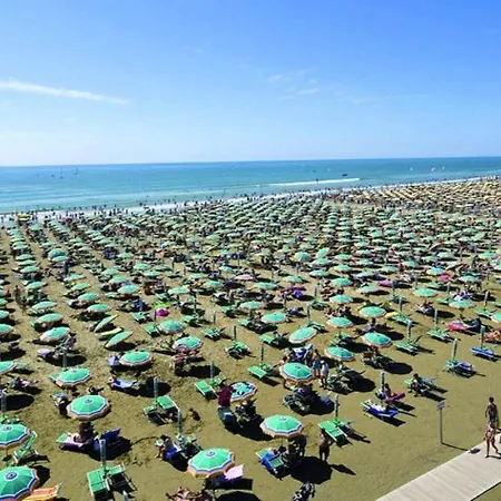 Beachfront Lido Dei Pini - Airco - Private Parking - Place *