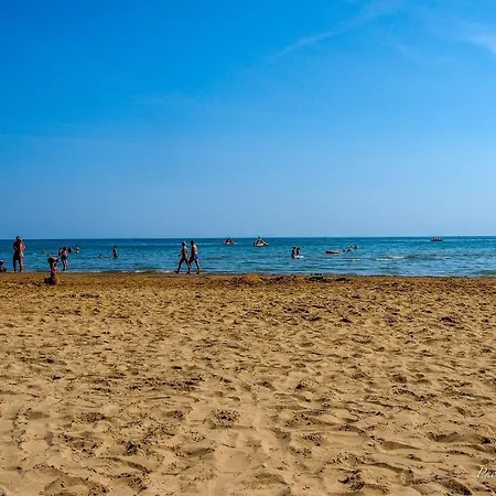Beachfront Lido Dei Pini - Airco - Private Parking - Place Bibione